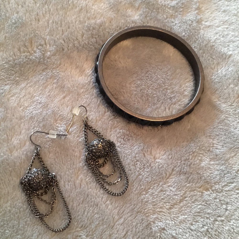 🕷 Earring & Bracelet Matching Set - Picture 2 of 4